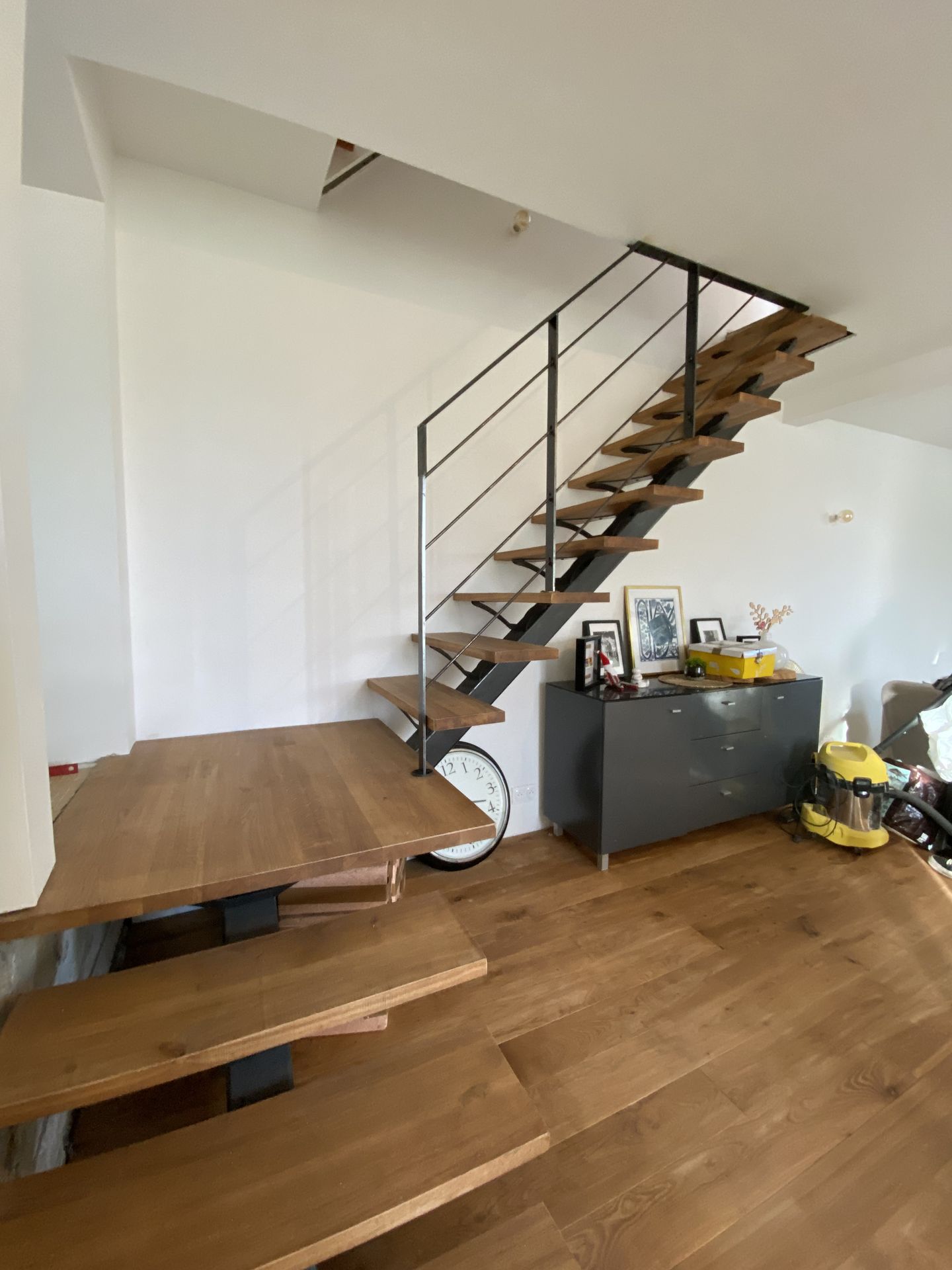 Escalier limon central brut briec